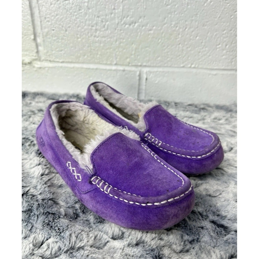 UGG Ansley Moccasin Slippers Womens 6 Purple Suede Sheepskin Lining
